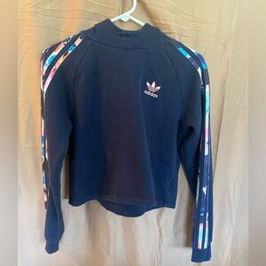 Young girls pullover Adidas pullover watercolor/flower design size 13-14Y (L)